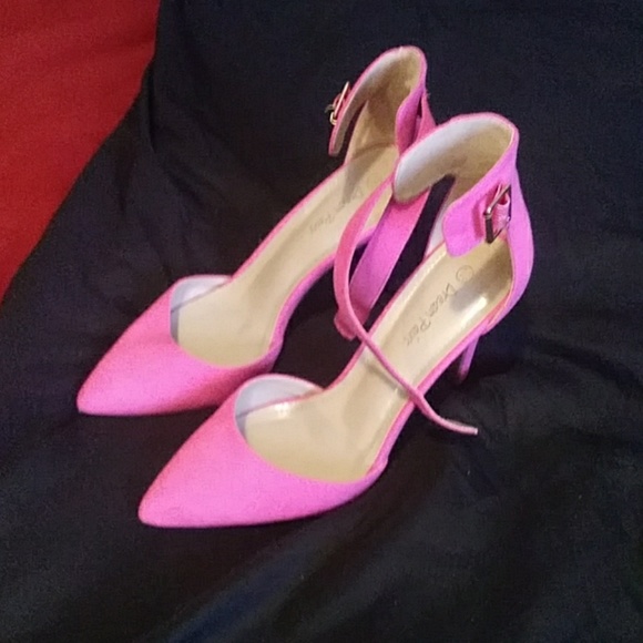 Pumps - Picture 2 of 2